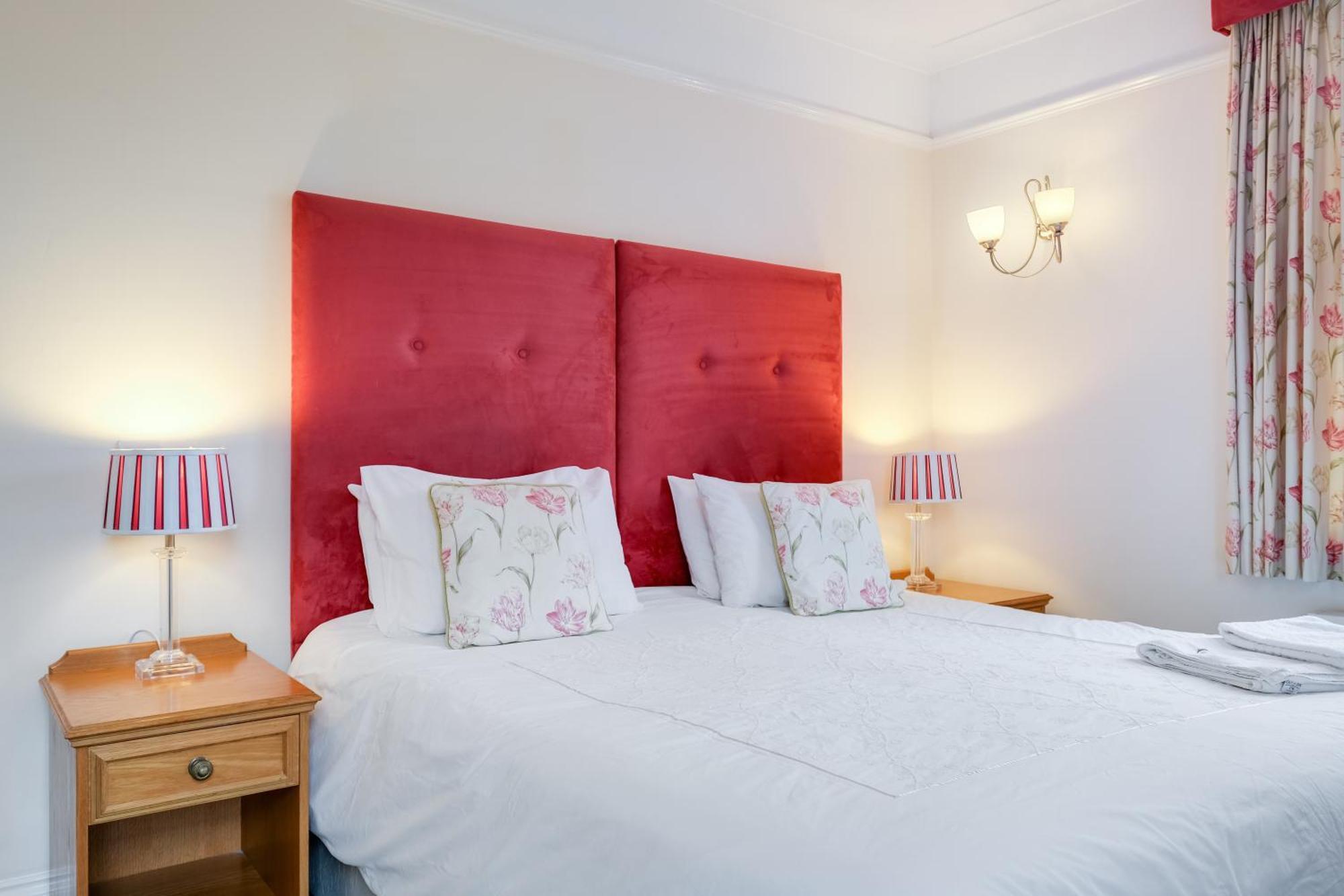 Charles House - Windsor Castle Hotel Eksteriør billede